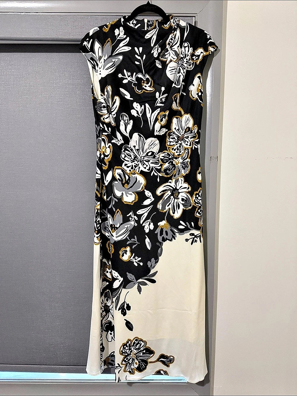 Maggy London Floral Maxi Dress in Black & White Size 10 Like New